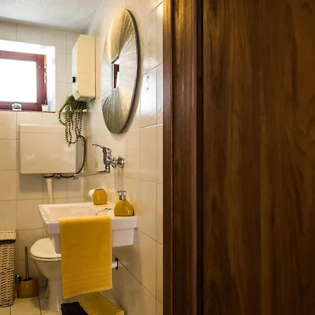 Сasa de vacaciones House Nevenka Kaštel Stari